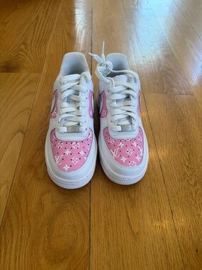 Nike x Louis Vuitton Kids White and Pink Fashion Sneakers with Logo Print